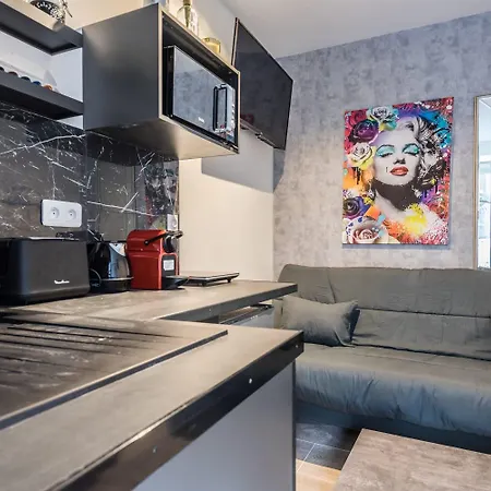 Cozy In The Heart Of Apartment